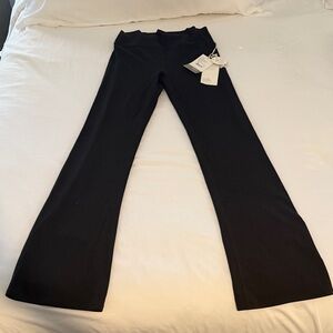 Vuori AllTheFeels Slim Flare Pants Black Size M NWT